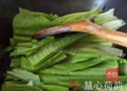 豆豉鲮鱼油麦菜的做法图解5