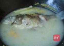 鲫鱼萝卜丝汤的做法图解5