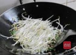 肉末芽菜炒河粉的做法图解5