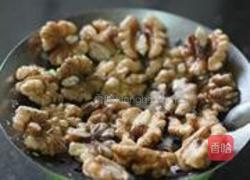 琥珀桃仁的做法图解3