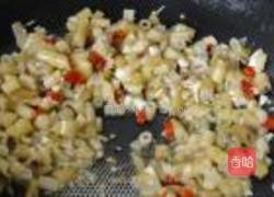 酸笋辣炒毛豆的做法图解5