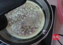 木耳西葫芦瘦肉汤的做法图解5