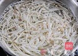 金针菇拌芹菜的做法图解3