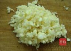 车前草拌鸭肠的做法图解3