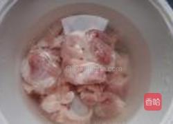 黄豆玉米炖蹄髈的做法图解2