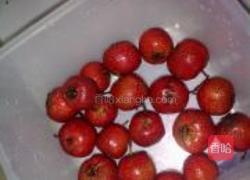 炒红果的做法图解1