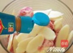 子姜鸡汁蒸排骨的做法图解3