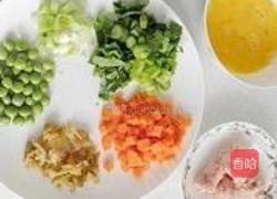 金枪鱼什锦炒饭的做法图解3
