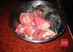 椰子炖乌鸡汤的做法图解1