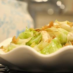 蒜香虾脯包菜的做法[图]
