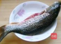 糖醋鲤鱼的做法图解1