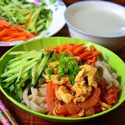 鸡蛋杂蔬手擀面的做法[图]