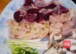 紫甘蓝炒鸡杂的做法图解3