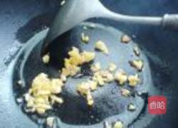 紫甘蓝炒鸡杂的做法图解4