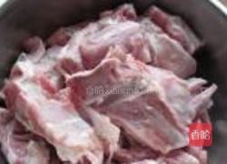 麻辣排骨鲫鱼火锅的做法图解2