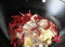 麻辣排骨鲫鱼火锅的做法图解5