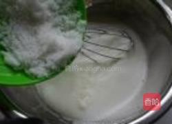 戚风小蛋糕的做法图解11