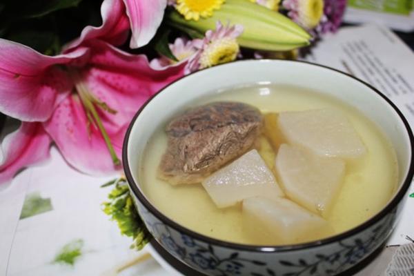 牛腱萝卜汤