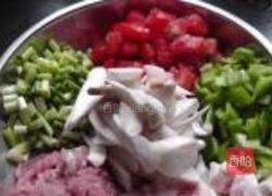 青蒜凉拌面的做法图解1