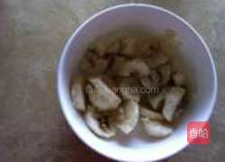 香蕉戚风蛋糕的做法图解3