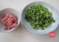 芹菜牛肉炒饭的做法图解1