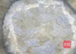 鸡蛋韭菜粉丝包的做法图解1