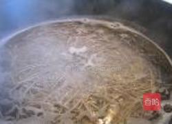 金针菇海蜇拌荞麦面的做法图解1