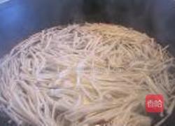 金针菇海蜇拌荞麦面的做法图解3