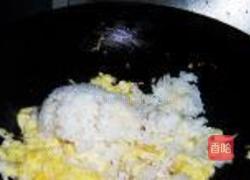 六月鲜酱油炒饭的做法图解5