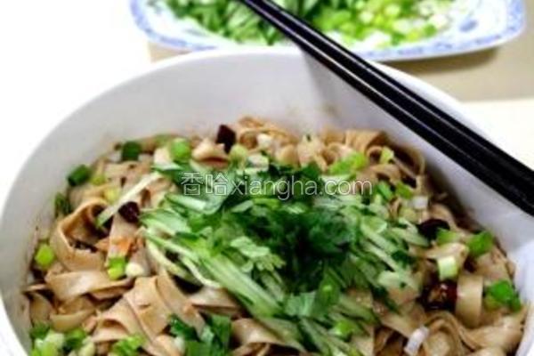 香辣热拌面