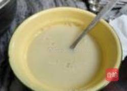 玉米面鲜肉包子的做法图解2