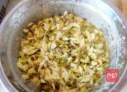 槐花鸡蛋煎饼的做法图解4