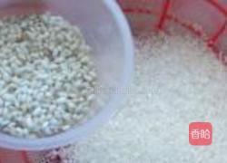 青菜咸肉饭的做法图解1