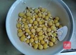 百合薏米豆浆的做法图解2