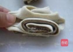 双色花卷的做法图解7