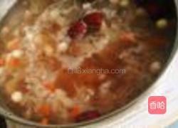 红糖银耳莲子大枣羹的做法图解6