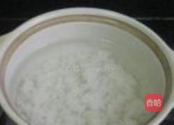 百合花鸡蛋粥的做法图解2