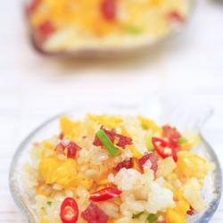 咸鱼鸡粒蛋炒饭的做法[图]