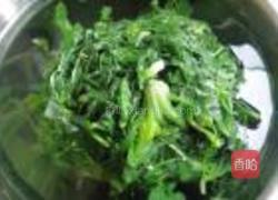 荠菜蛋饼的做法图解1