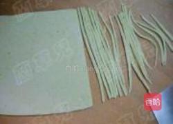 沙茶青椒汁刀切面的做法图解5