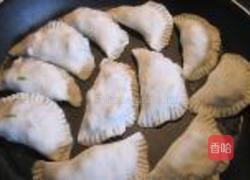 荠菜鸡蛋盒子的做法图解12