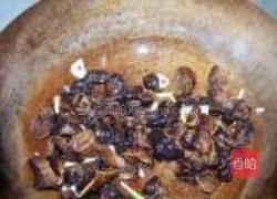 丝瓜木耳烩彩面的做法图解3