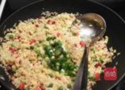 咸肉鸡蛋炒饭的做法图解8