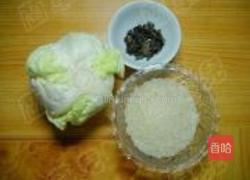 卷心菜木耳粥的做法图解1