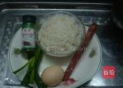 咖喱腊肠蛋炒饭的做法图解1