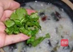 皮蛋瘦肉粥的做法图解8