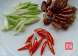 腊肉炒老芋头的做法图解4