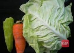 卷心莴笋胡萝卜汁的做法图解1