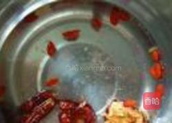 红枣枸杞野桑葚奶的做法图解2