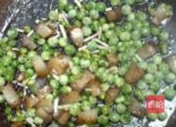 红烧肉青豆蛋炒饭的做法图解4